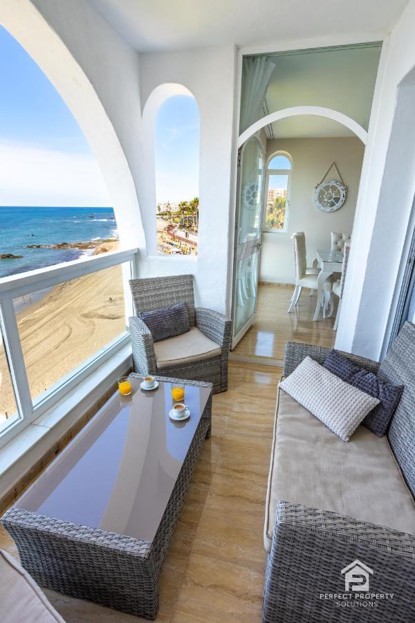 Apartment Aguamarina On The Beach Front Málaga Exterior foto