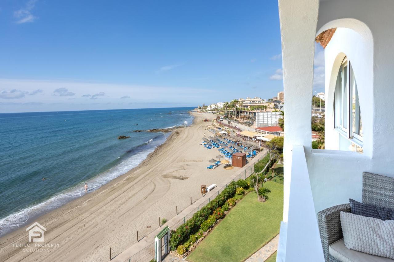 Apartment Aguamarina On The Beach Front Málaga Exterior foto